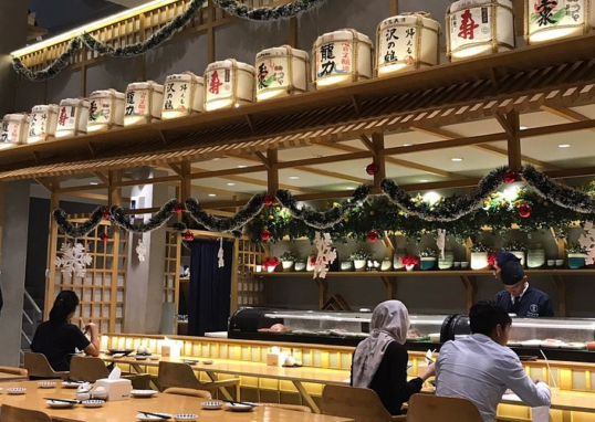 Review Restoran Sushi Hiro Kelezatan Jepang Yang Mewah