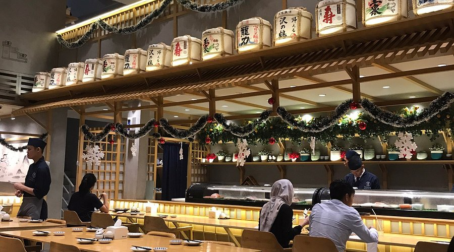 Review Restoran Sushi Hiro Kelezatan Jepang Yang Mewah