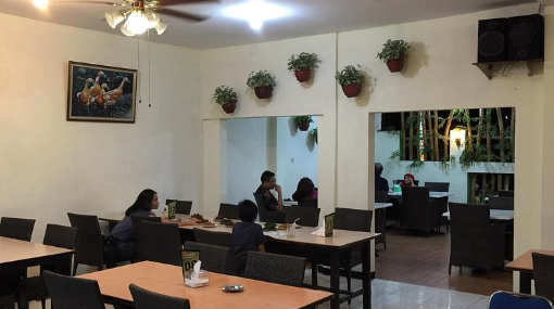 Review Restoran Bebek Goreng Haji Slamet Juara Surabaya